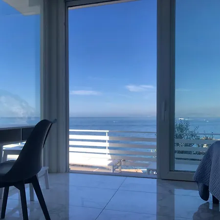 Blu Caprice Naples